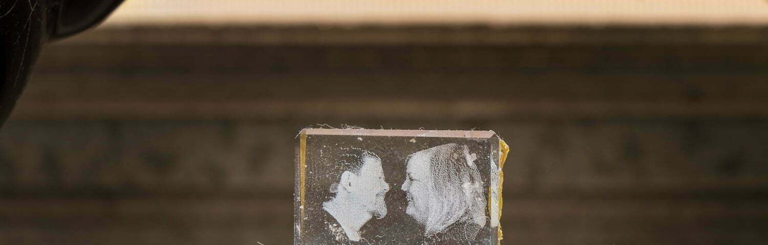 Laser-etched lovers