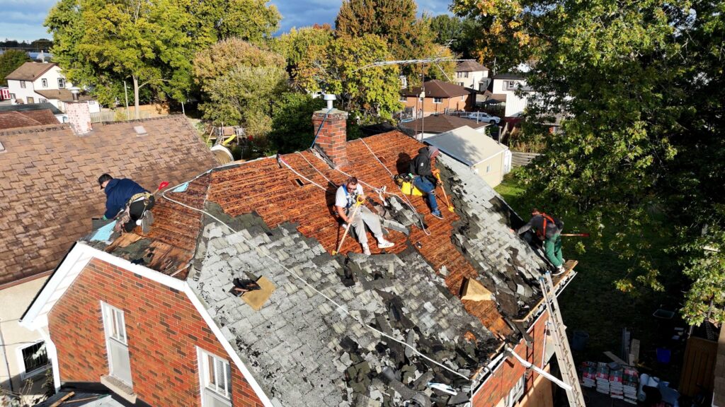 Visual roof inspection in Niagara